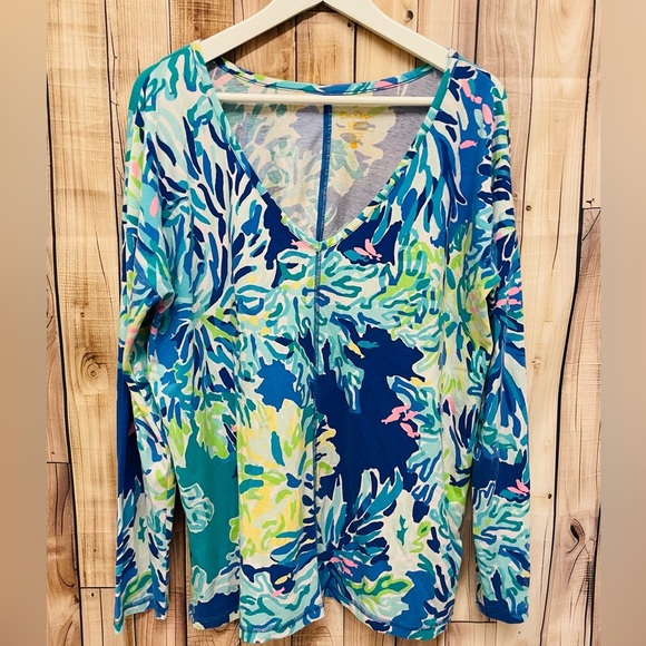 Lilly Pulitzer Luxletic WADE AND SEA TREENA TOP V-Neck Active Tee Long Sleeve - Picture 1 of 3